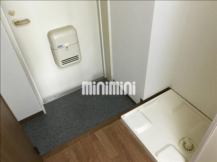 愛知県名古屋市千種区松軒2(マンション)の賃貸物件の玄関