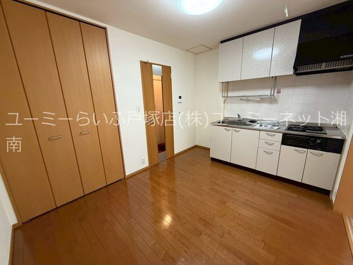 神奈川県横浜市戸塚区平戸町(マンション)の賃貸物件の居間