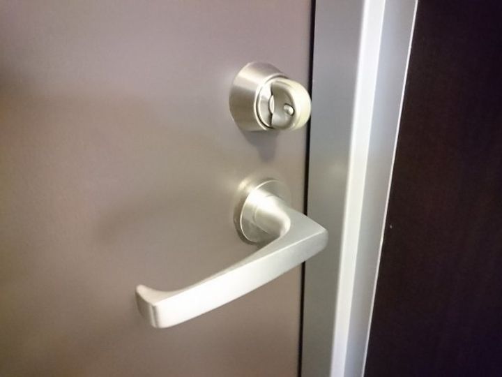 ヒルサイド松尾IIの玄関