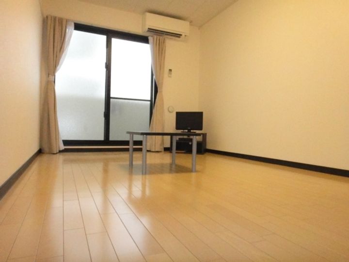 ヒルサイド松尾IIの居間