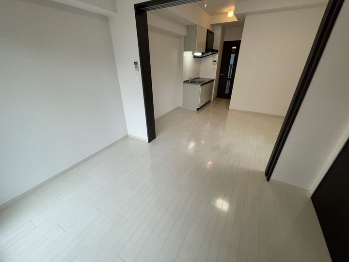 エステムコート三宮駅前IIアデシオンの居間