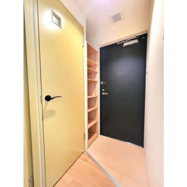アールズシティ元町の玄関