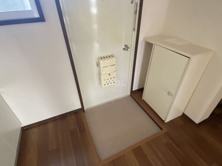 メゾン林間の玄関