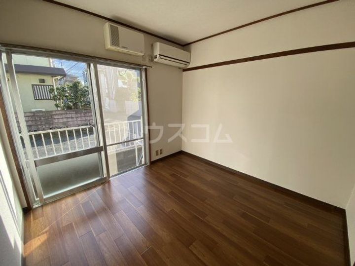 メゾン林間の居間