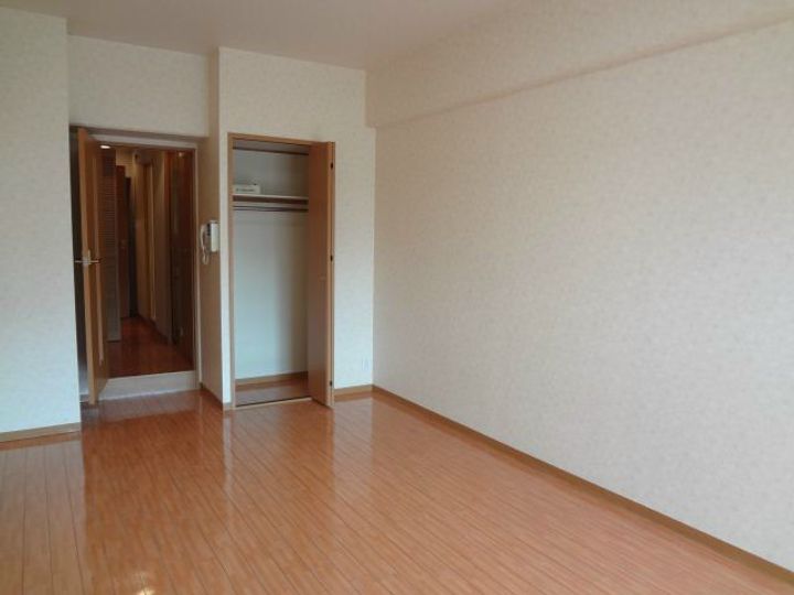 ビレイユ眞英河原町の居間