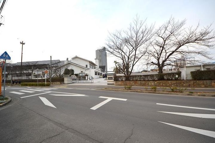 サンライフウィンディの周辺