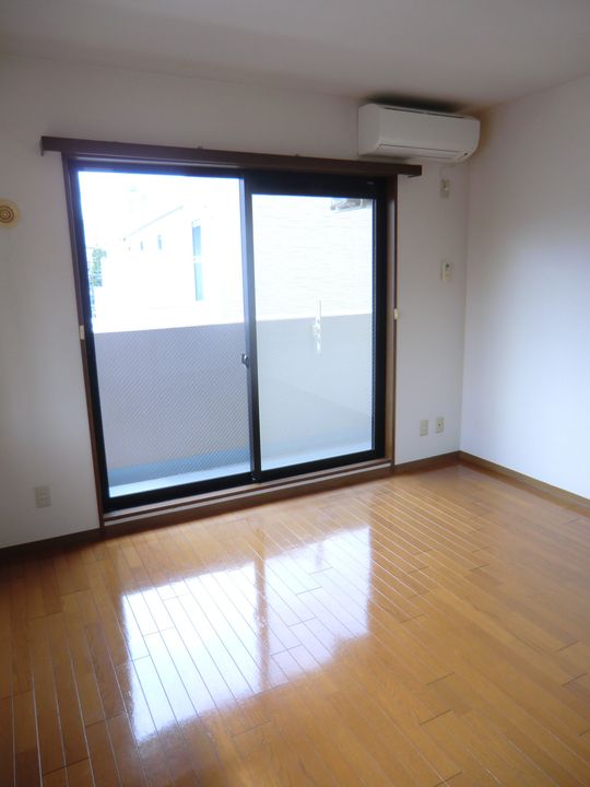 とみれじでんすの内装