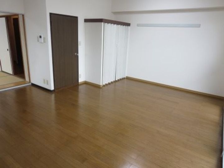 シャトーハイネの居間