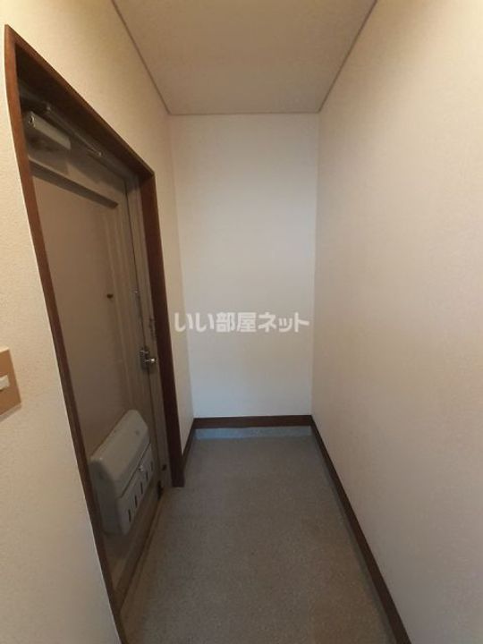 兵庫県加東市木梨(マンション)の賃貸物件の玄関