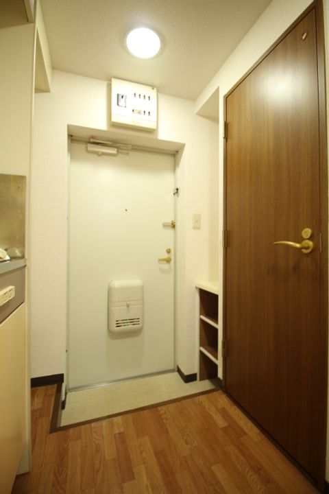 Lily-be関屋恵町の玄関