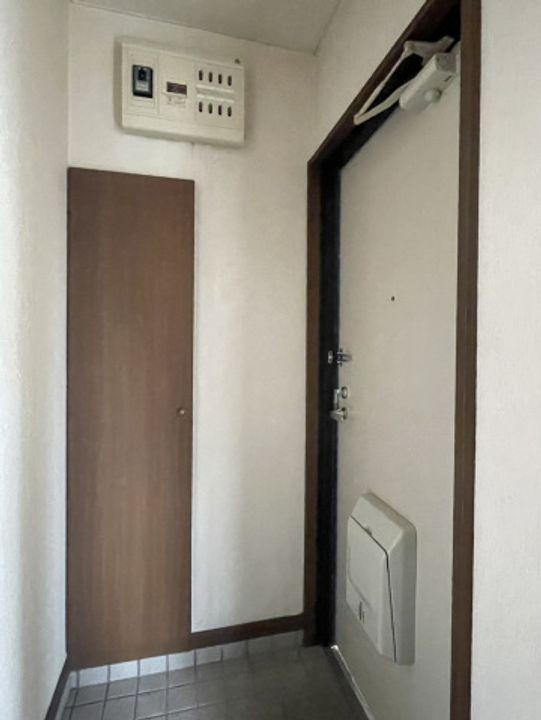 アイランドパレスCの玄関