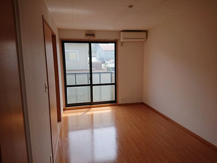 グリーンハイツ南登町の居間