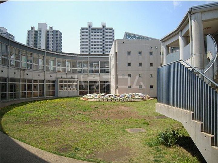 パティオス11番街の周辺