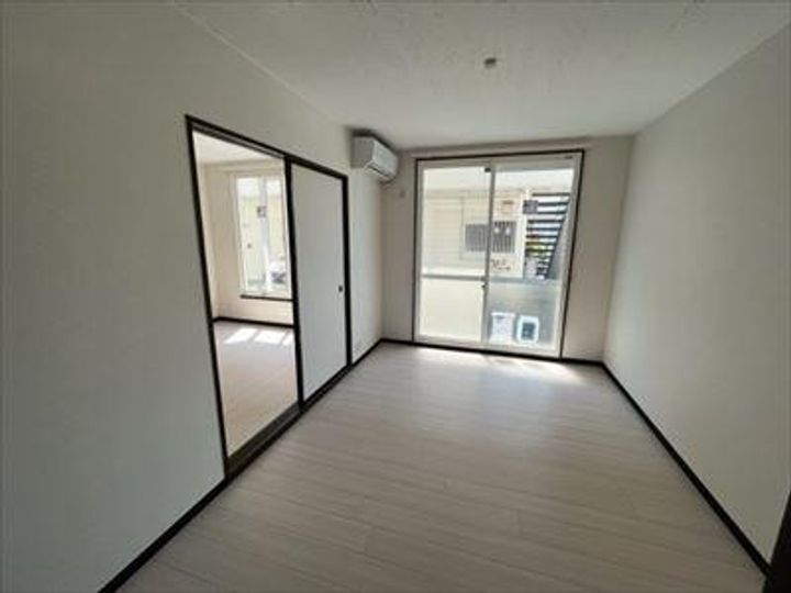 メゾングリンピアDの居間