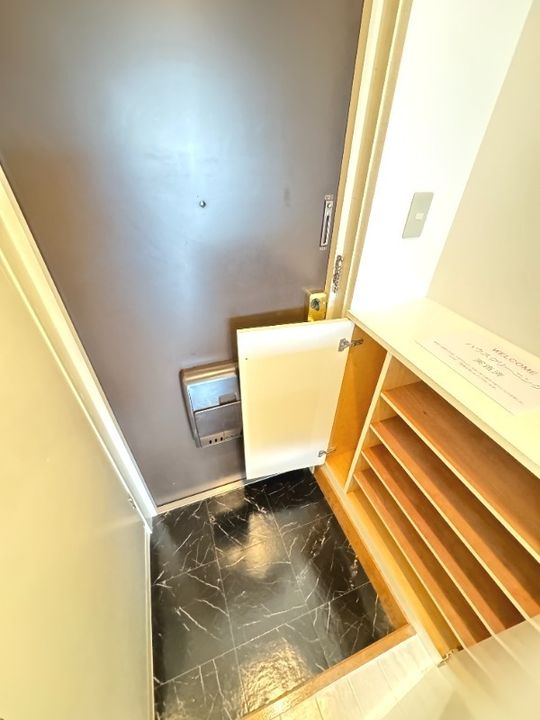 大阪府堺市北区北長尾町1(マンション)の賃貸物件の玄関