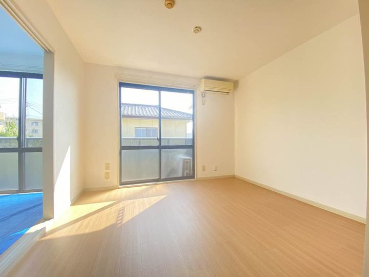 リバーサイド Aの居間