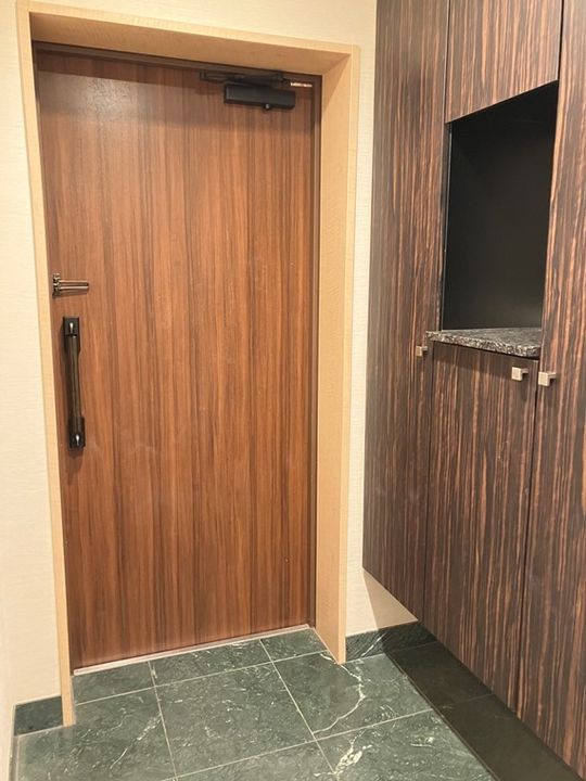 パークホームズ横濱松ヶ丘の玄関