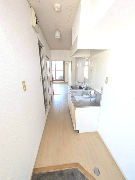 YSハウスの玄関