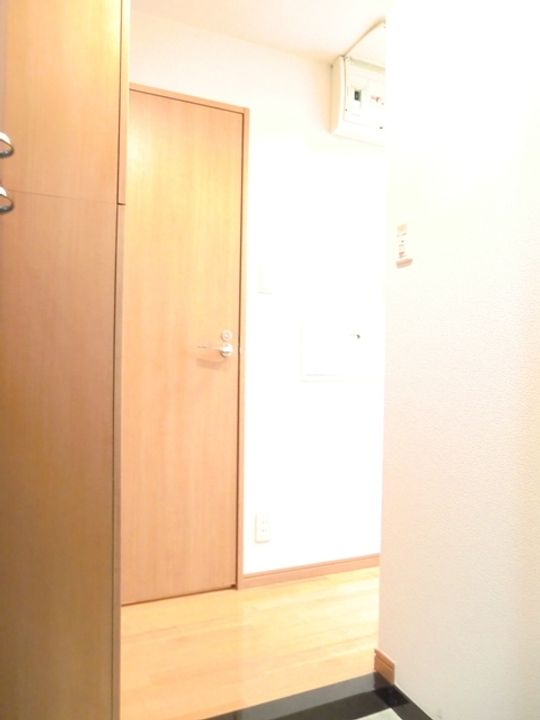 プロフ南大井の玄関