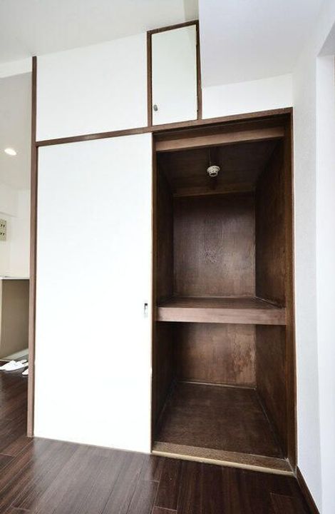 第12明智ビルの内装