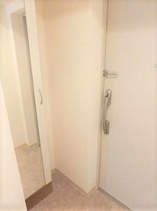 東京都荒川区南千住5(マンション)の賃貸物件の玄関