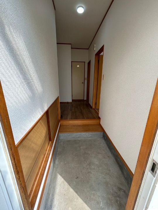 秋田県由利本荘市石脇字田尻野(一戸建)の賃貸物件の玄関