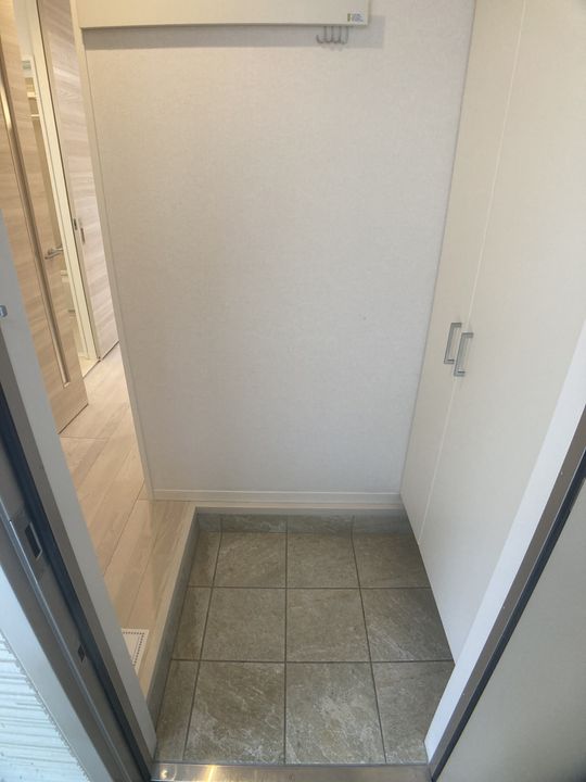 (設備充実)the HAUS(ザ・ハウス)の玄関