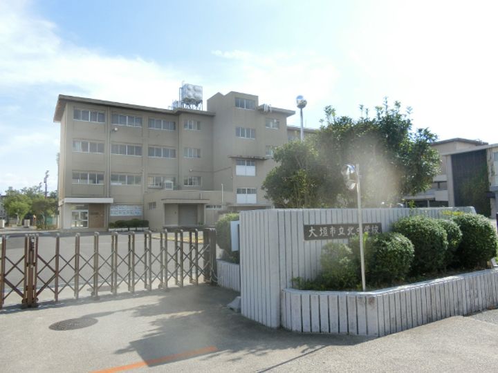 リオリエントプレミアスの周辺