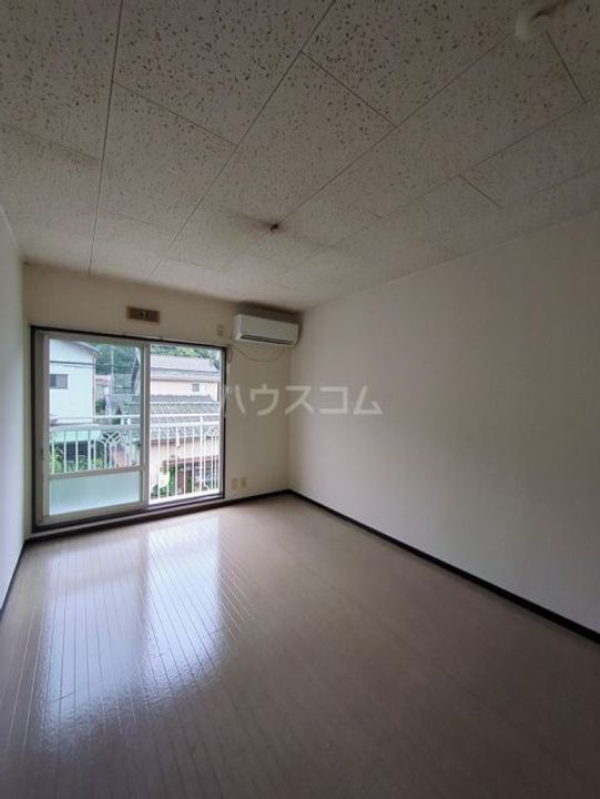 レジデンス草薙Aの居間