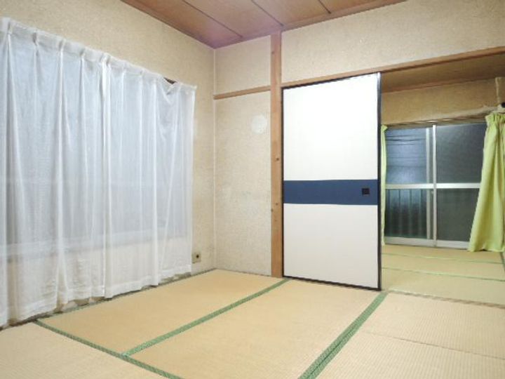 中川マンションの居間