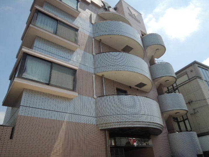 東京都狛江市東和泉1(マンション)の賃貸物件の外観