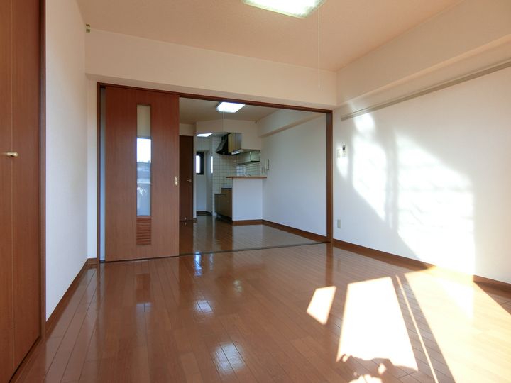 アネシス泉中央の居間