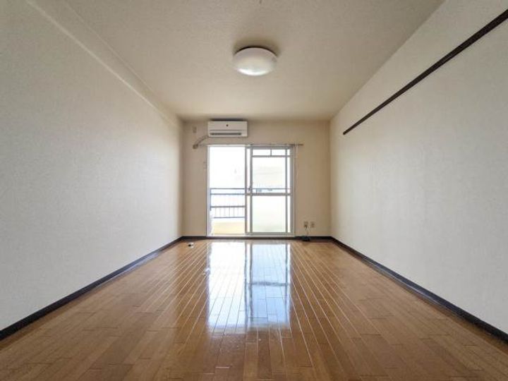 フロンティアマンション八代の居間