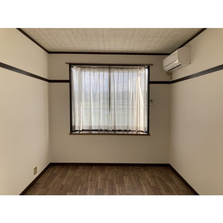 レジデンス栗山の居間