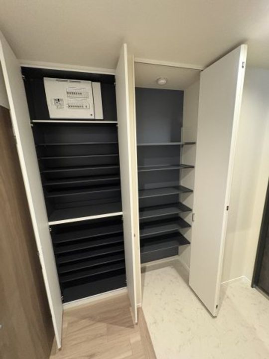 東京都中野区江原町1(マンション)の賃貸物件の玄関