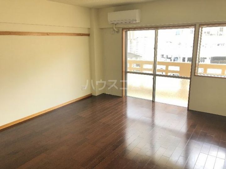 赤畑アパートの居間