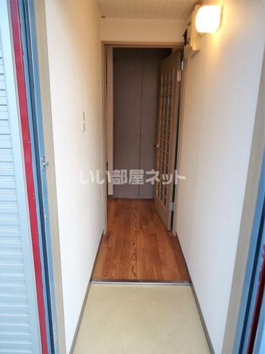 福島県郡山市安積町日出山2(マンション)の賃貸物件の玄関