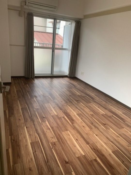 レジェンド草津南の居間