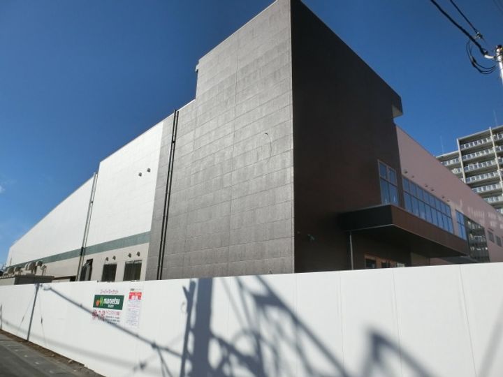 ミレニアムGの周辺