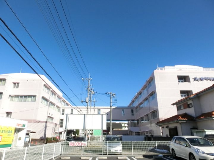 ミレニアムGの周辺