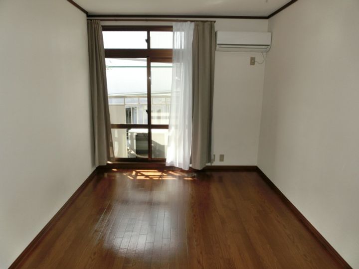 シティハイム戸井の居間