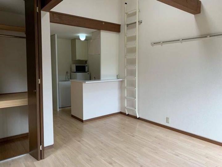 レイクサイドISAの居間