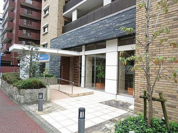 福岡県福岡市中央区荒戸2の賃貸マンションの外観