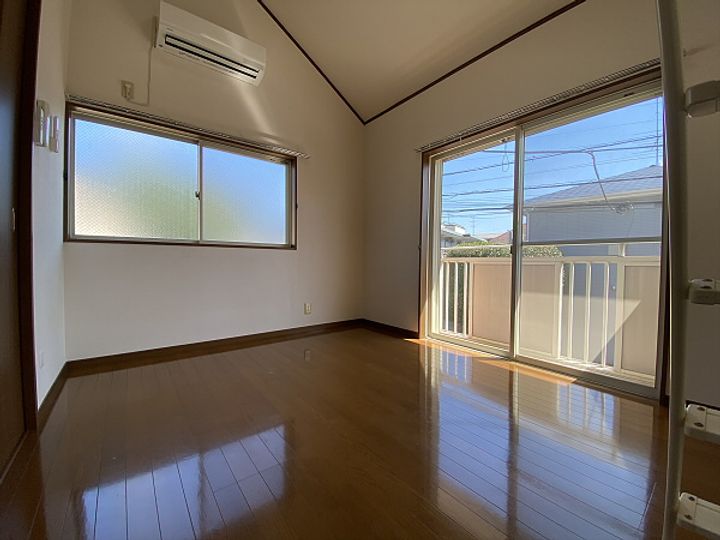 クレール三鷹台の居間