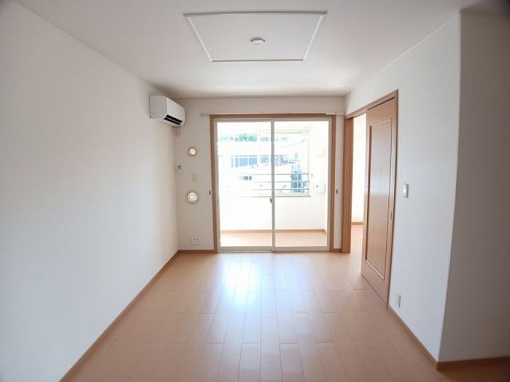 フレスコ・ポルト3番館の居間