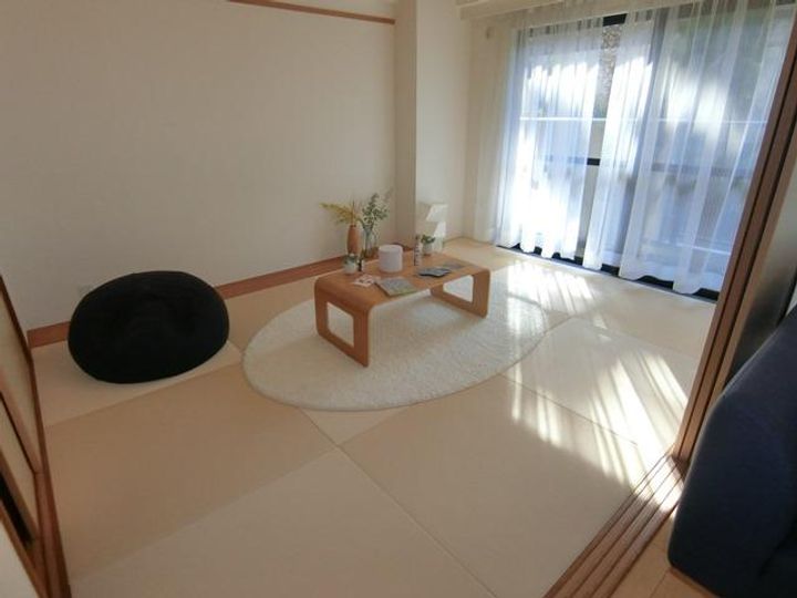 神奈川県横浜市鶴見区下末吉6(マンション)の賃貸物件の居間