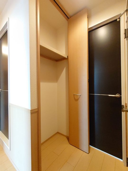 広島県福山市千田町大字千田(アパート)の賃貸物件の玄関