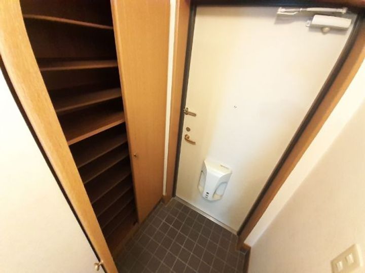 グランツ清須の玄関