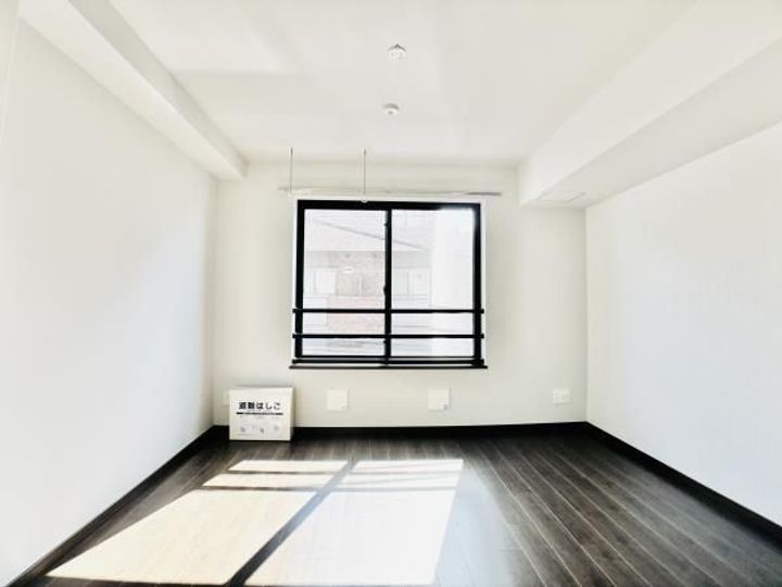 COMPOSITE目黒鷹番の居間