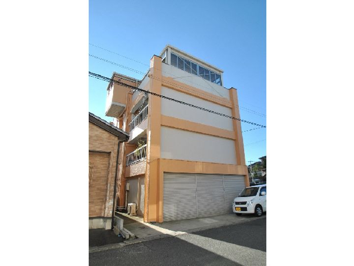 赤津マンションの外観